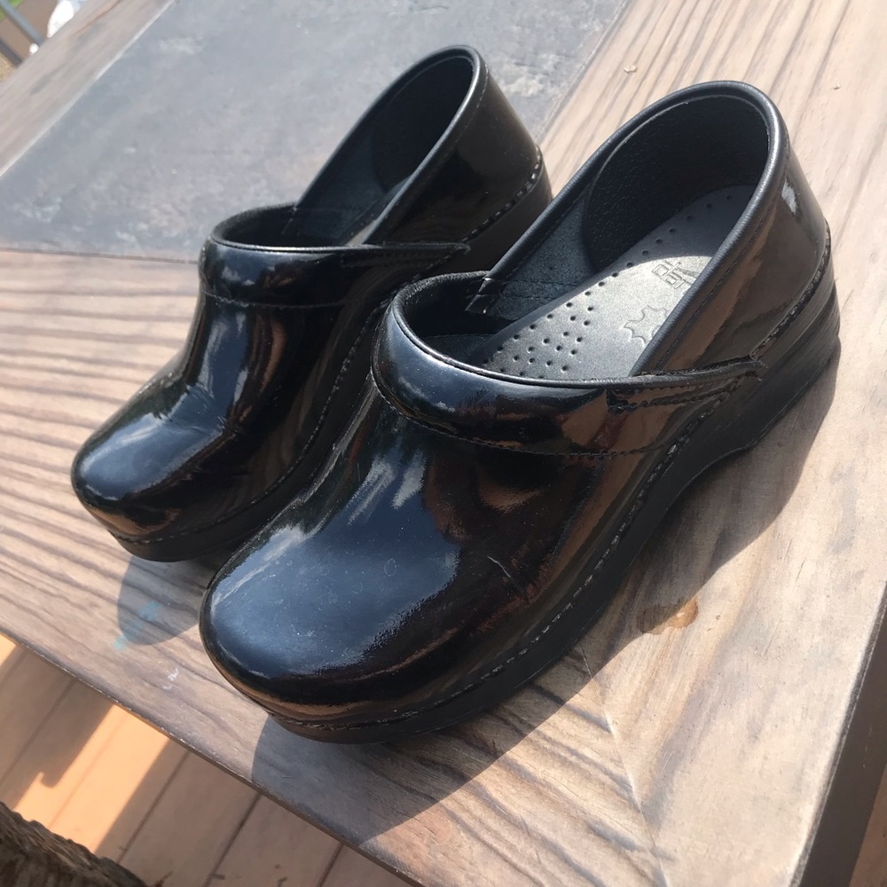 Dansko XP 2.0 Black Patent leather in size 39 EU
